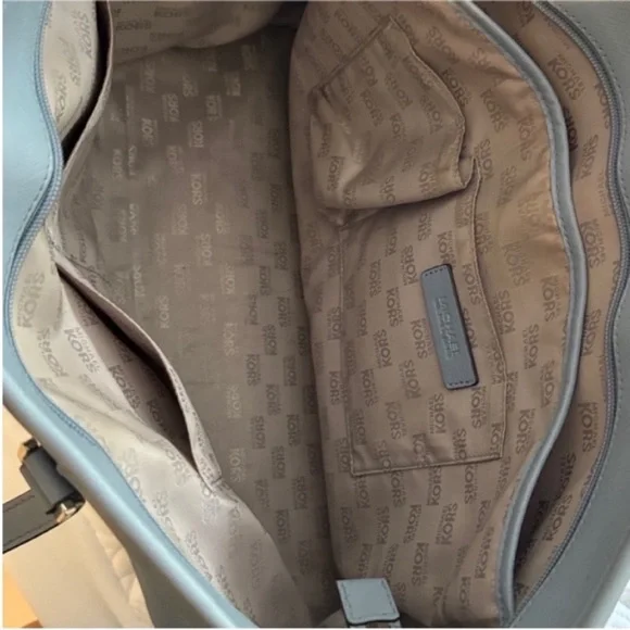 LAST CHANCE❗️ Michael Kors Light Blue Tote - Picture 5 of 9